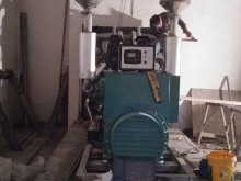 900KW航天福湘牌发电机组交货用户现场,进行机房施工。